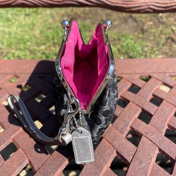 Coach Optic Lurex Kiss-Lock Signature Jacquard Wristlet Coin Bag Clutch - Picture 8 of 10